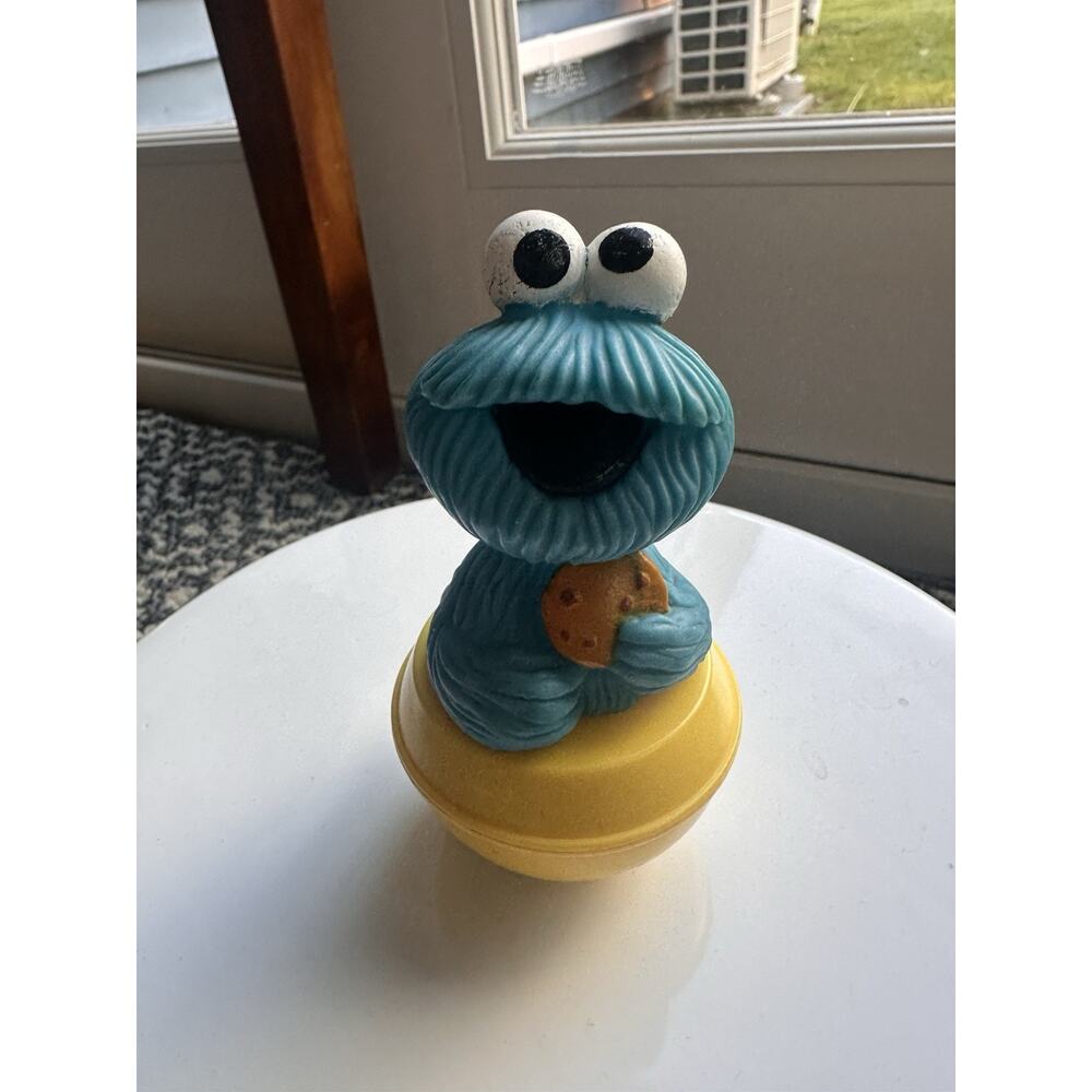 Vintage Sesame Street Weeble Wobble Cookie Monster Illco Tippy Push Over Toy